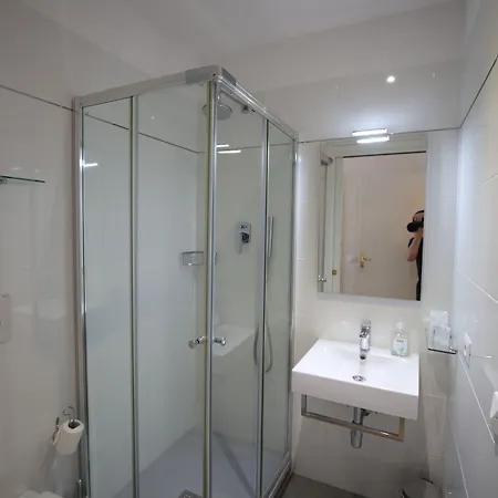 Boutique Neptune 3* Nizza