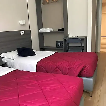 Boutique Neptune 2* Nice