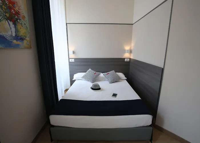 Boutique Neptune 2* Nizza